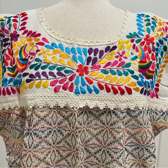 Paloma Embroidered Mexican Blous, With Hand Loom fabric and silk Embroidered. - Picture 3 of 8